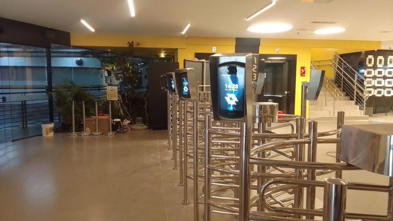 O caos na saída da escola acabou: como a tecnologia GoHome está transformando a segurança escolar